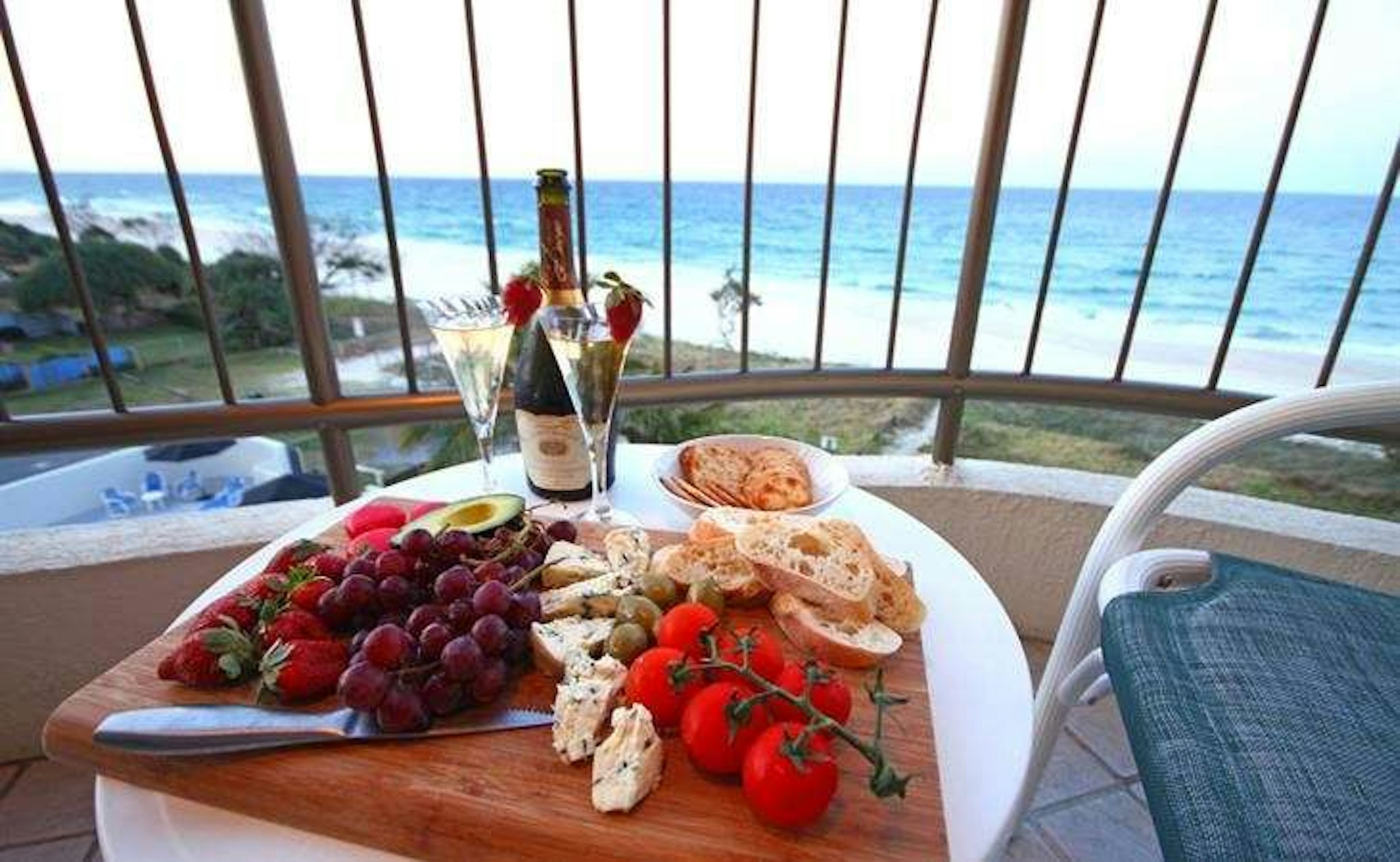 San Simeon Beachfront Apartments 5/7