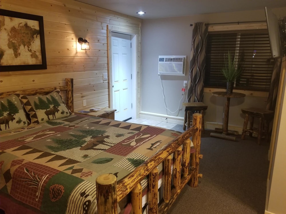 Carriage House Inn 17/36