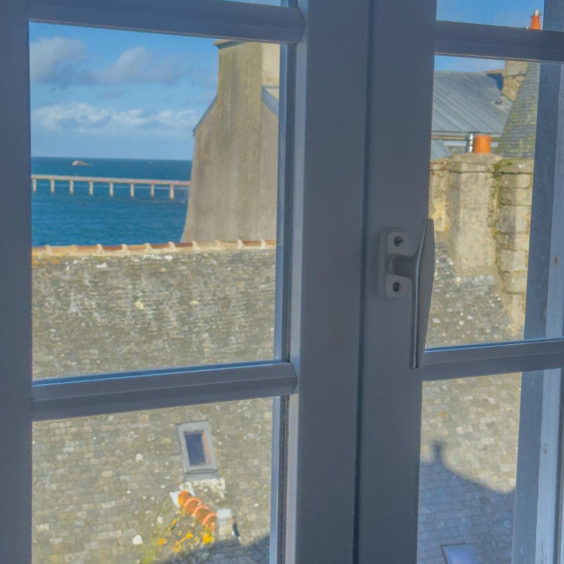 HOTEL LES CHARDONS BLEUS REST LE BISTROT DE LA MER 42/52