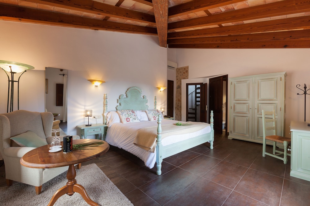 FINCA HOTEL ALBELLONS PARC NATURAL 53/70