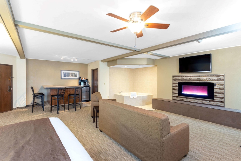 Americinn By Wyndham Janesville 7/57