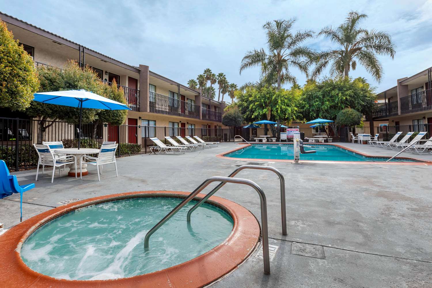 The Buena Park Hotel and Suites 33/34