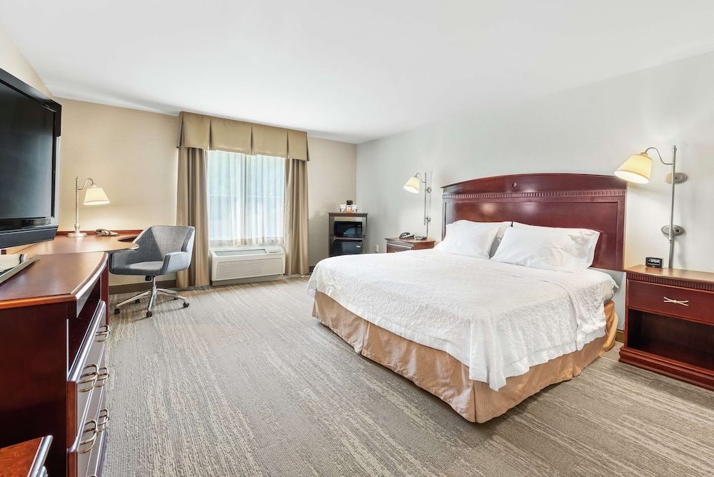 Hampton Inn Nashua 14/43