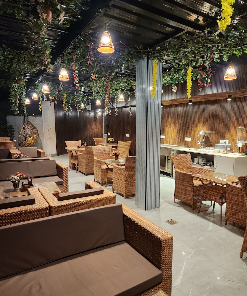 Hotel Shanti Plaza 44/50