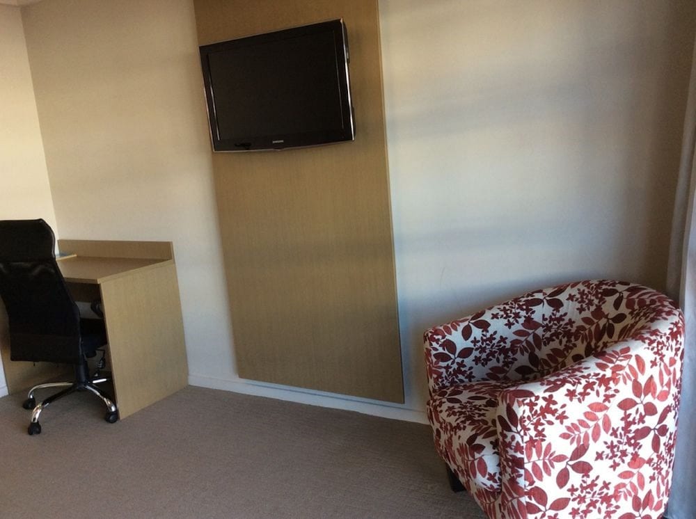 LAKE ROTORUA HOTEL 40/46