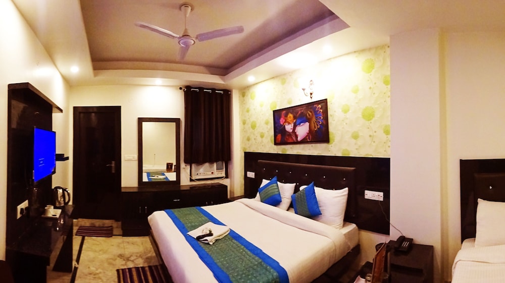 Hotel Noida International 41/50