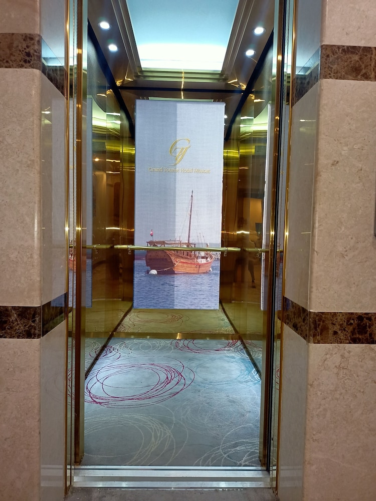 Grand Tourist Hotel 27/50