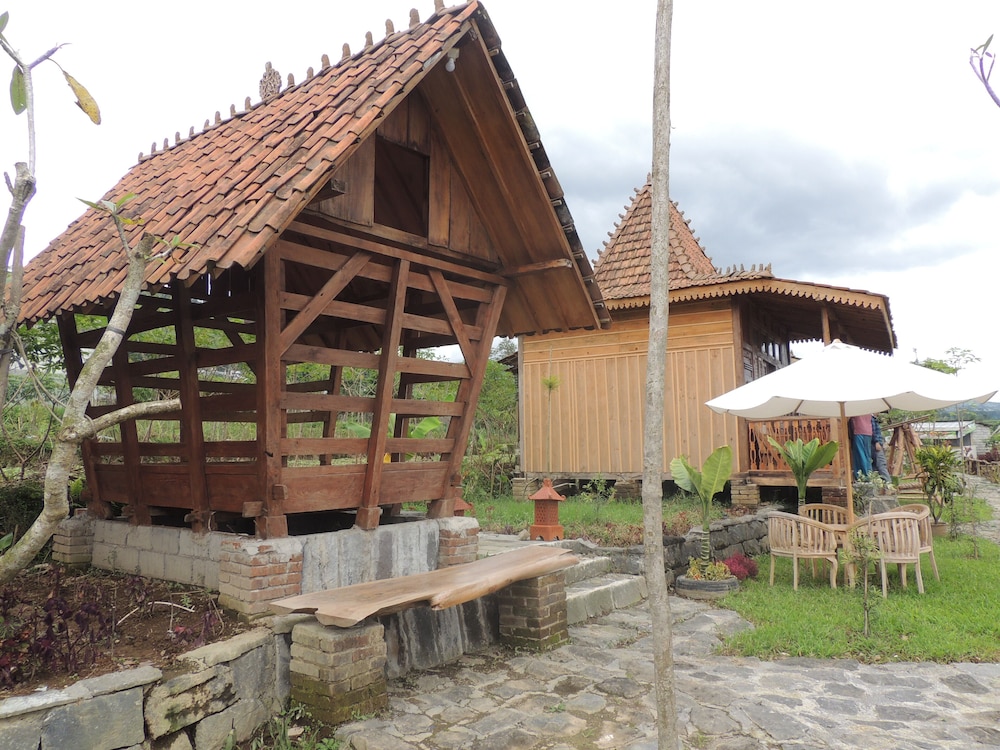 Singgasana Villa & Resto 8/55
