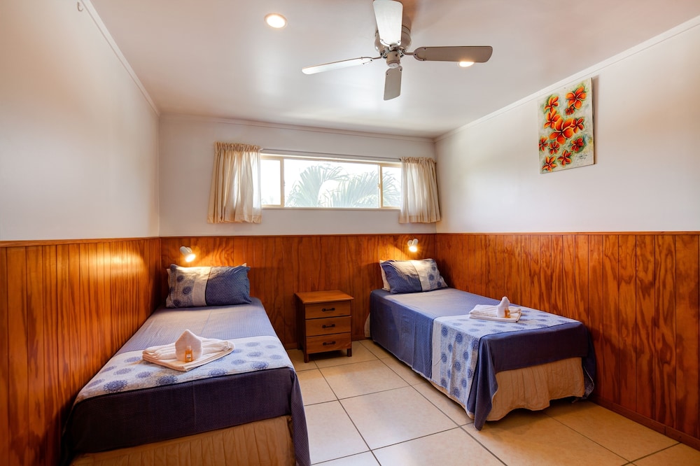 Castaway Resort 47/80
