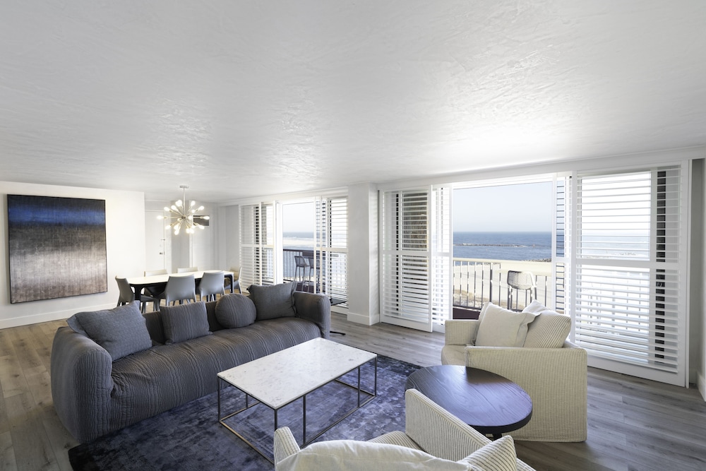 Perdido Beach Resort 38/65