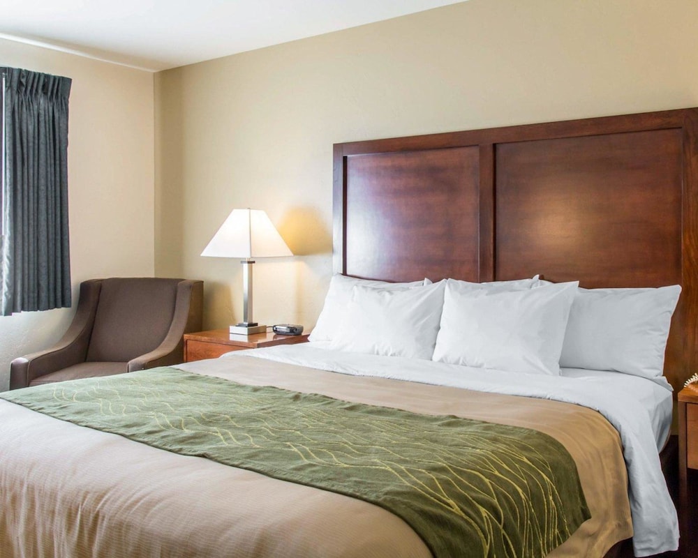 Quality Inn & Suites Vail Valley 7/35