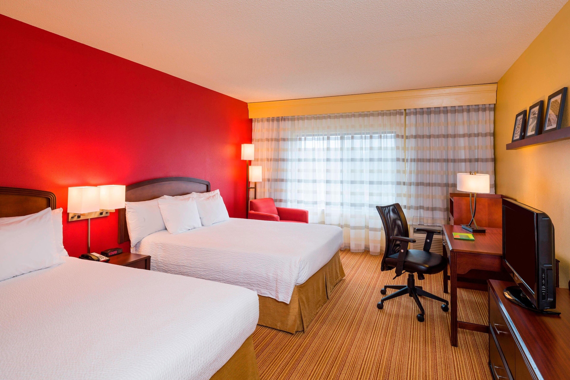 غرفة بسريرين كوين، Courtyard by Marriott Wilmington Brandywine 2/4