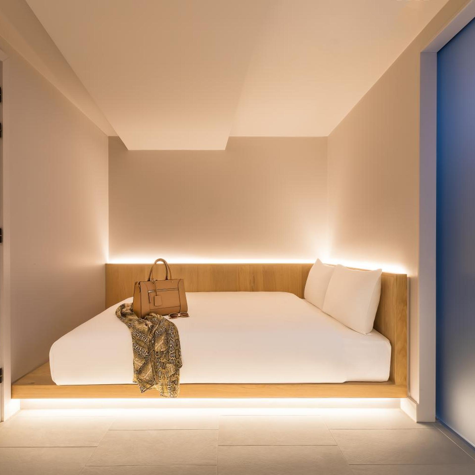 Cocoon, 4 Double Beds