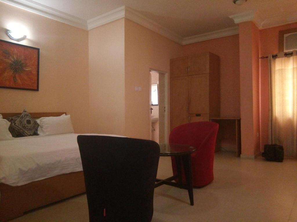 Allen Suites 6/12