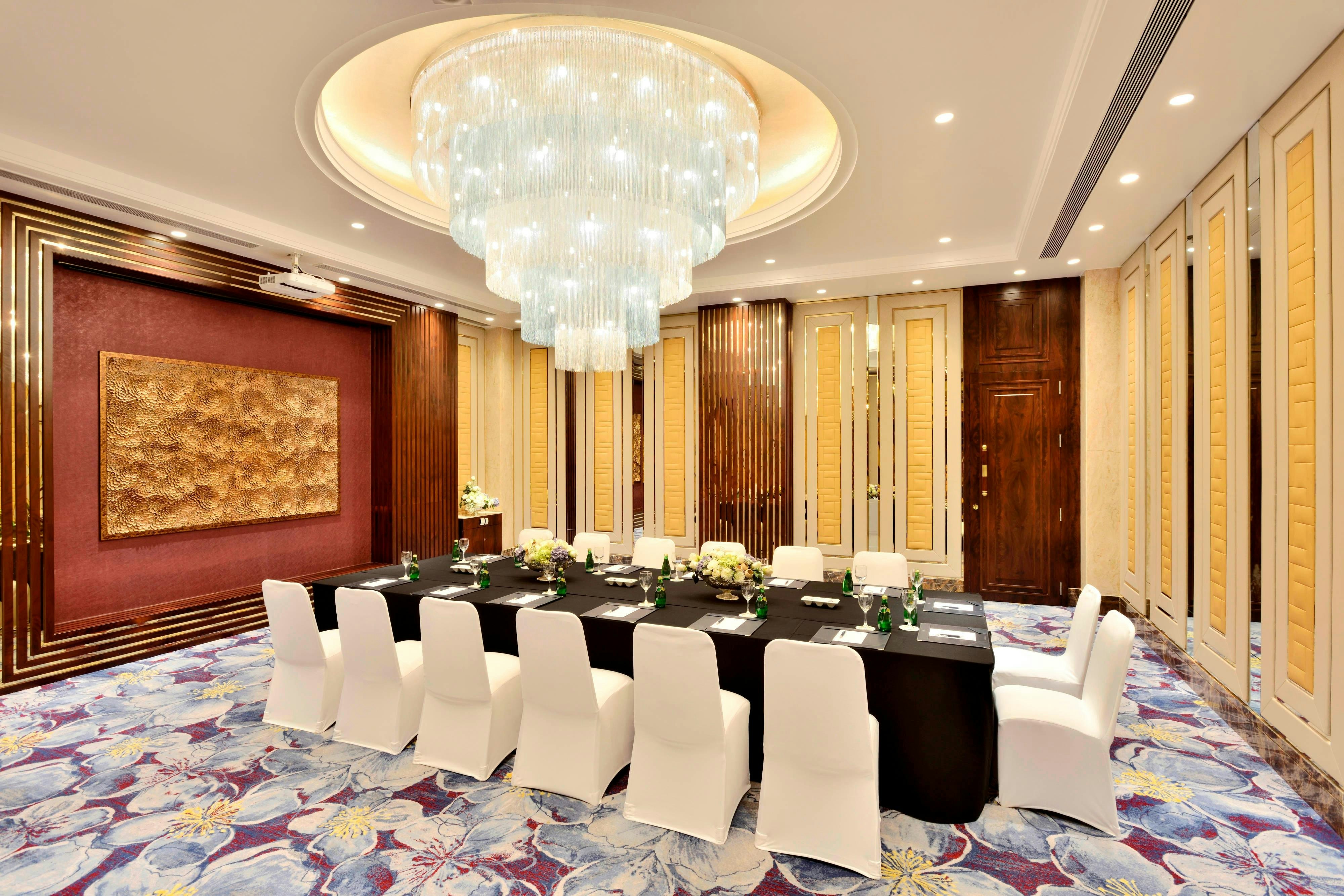 Sheraton Grand Pune Bund Garden Hotel 57/60