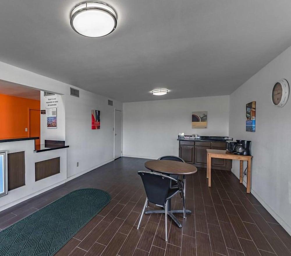 Motel 6 Giddings Tx 11/39