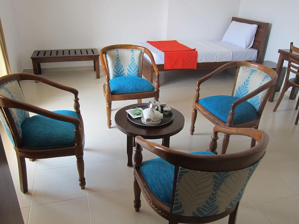 Hotel Oviya 26/28