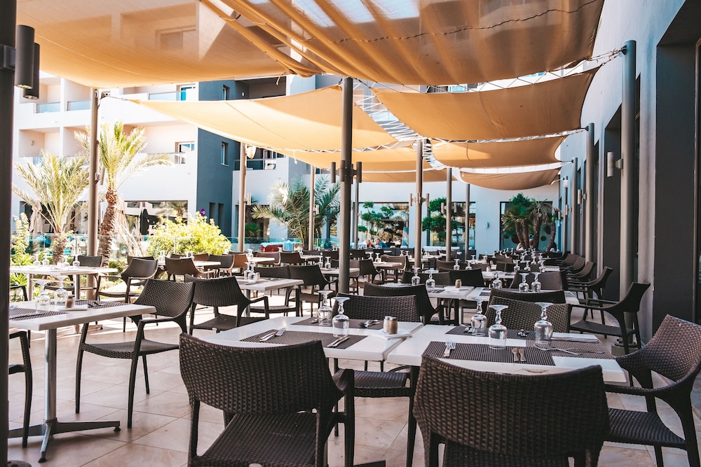 Hotel Rosa Beach 48/67