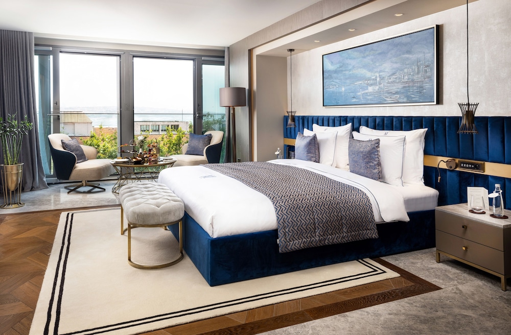 Tower, Executive, King Bed, Sea View