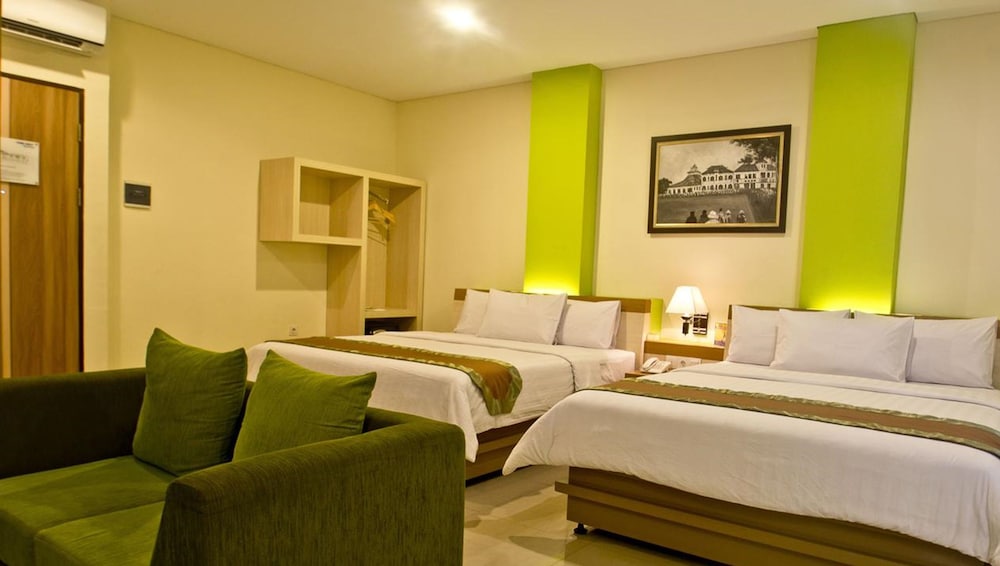 De Batara Hotel 6/15