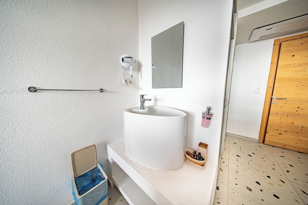 Thanos Hotel 49/50