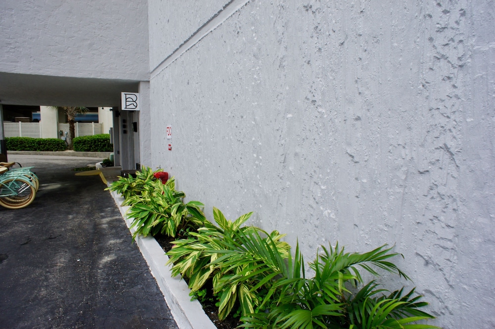 The Waves Hotel at Myrtle Beach 57/60