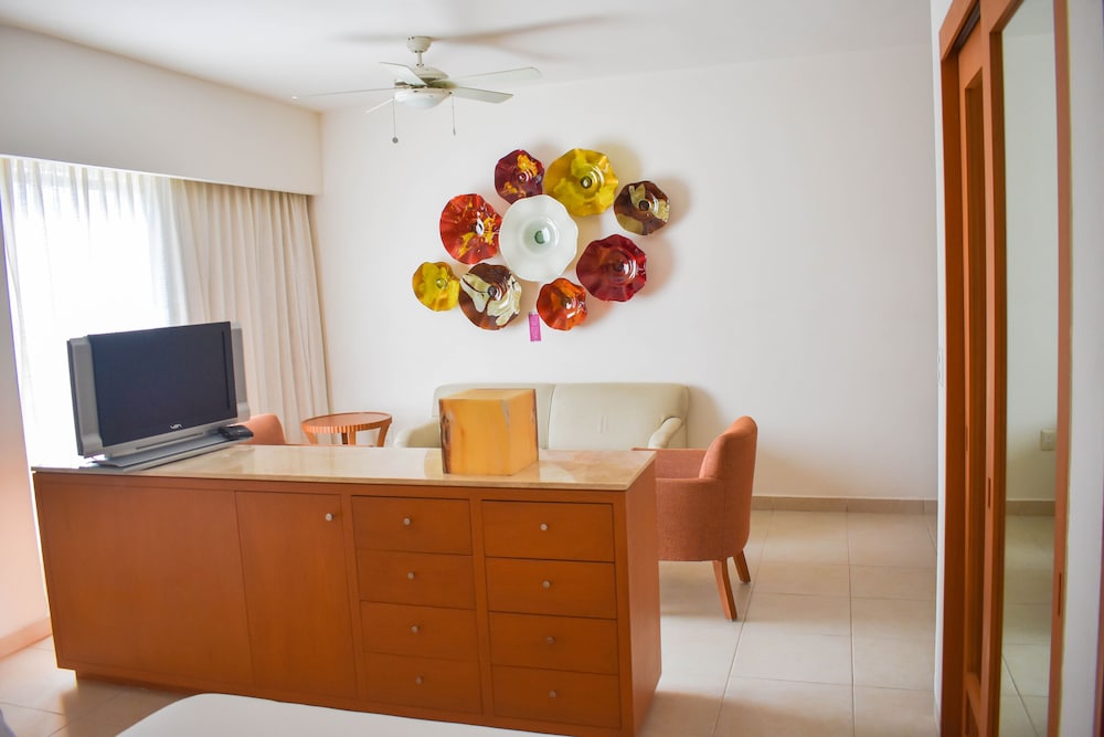 Lobby at Ambiance Suites by Kavia, CANCUN