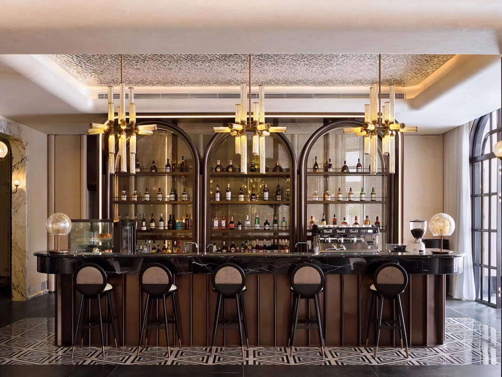 Sofitel Shanghai North Bund 42/60
