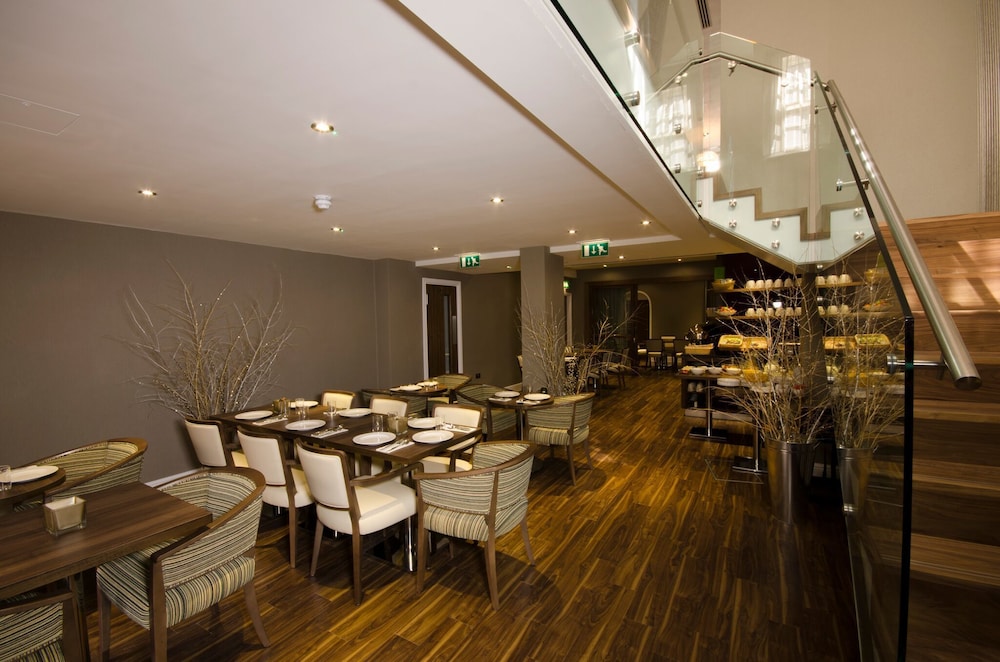 The Belgrave 39/50