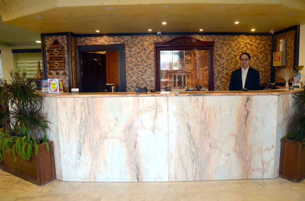 AMRA PALACE HOTEL 8/50