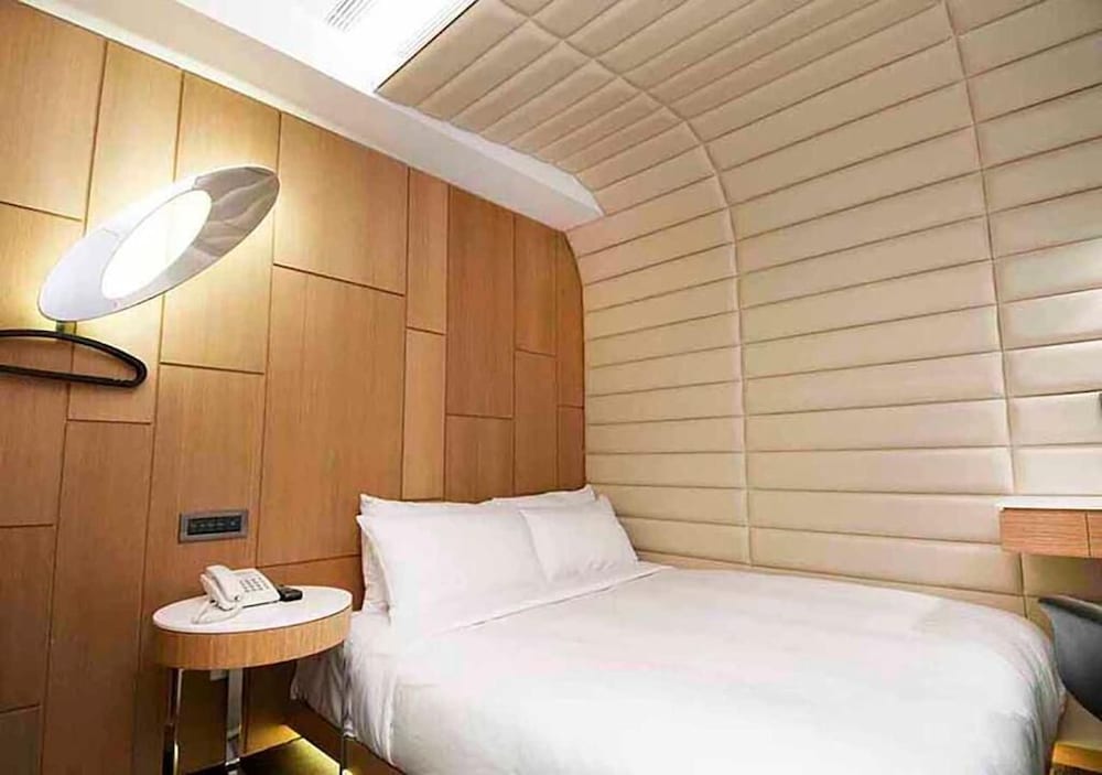 Royal Hotel Group Central Park Branch 14/36
