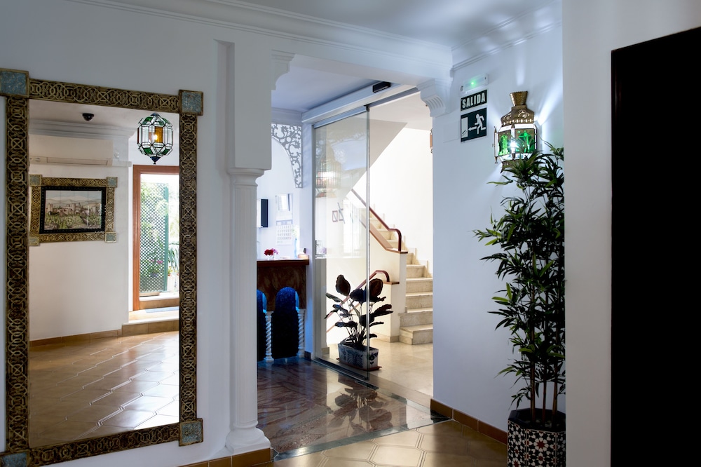 Hostal Alhambra 8/50