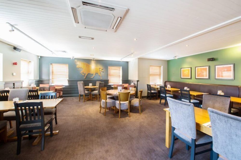 Premier Inn Llanelli Central East Hotel 40/50