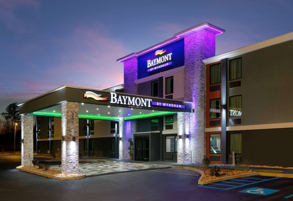 Baymont by Wyndham East Ridge 1/49