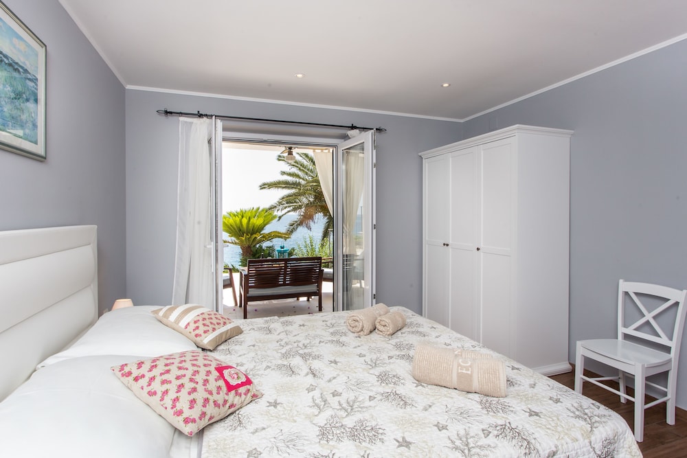 Apartments Villa Mirjana 23/75