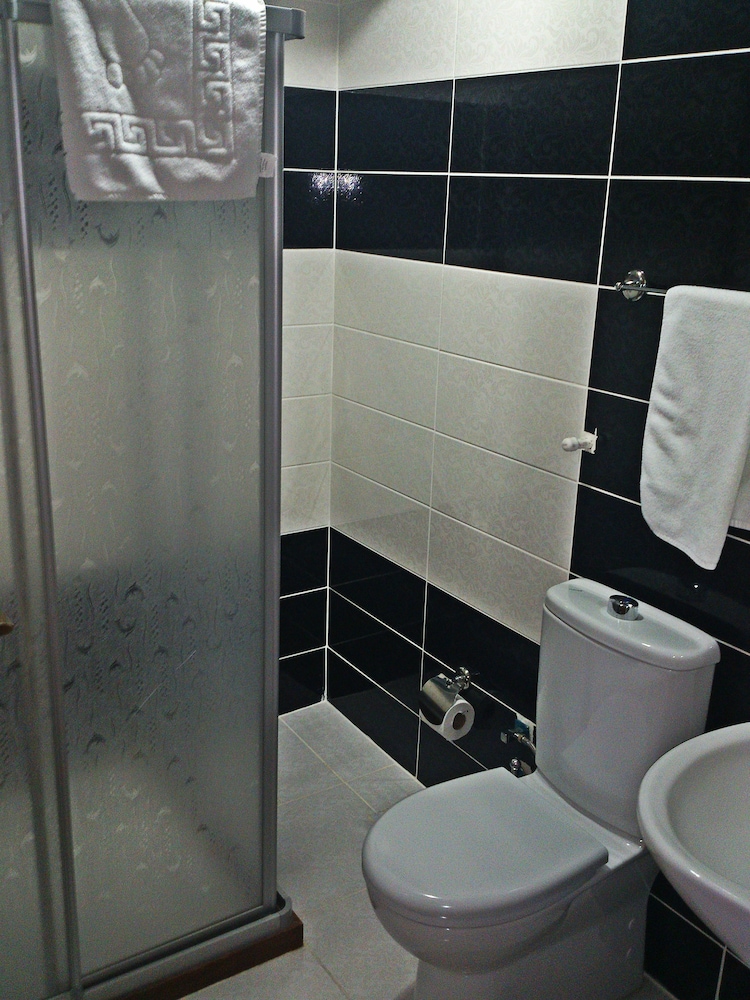 Avcilar Inci Hotel 65/68