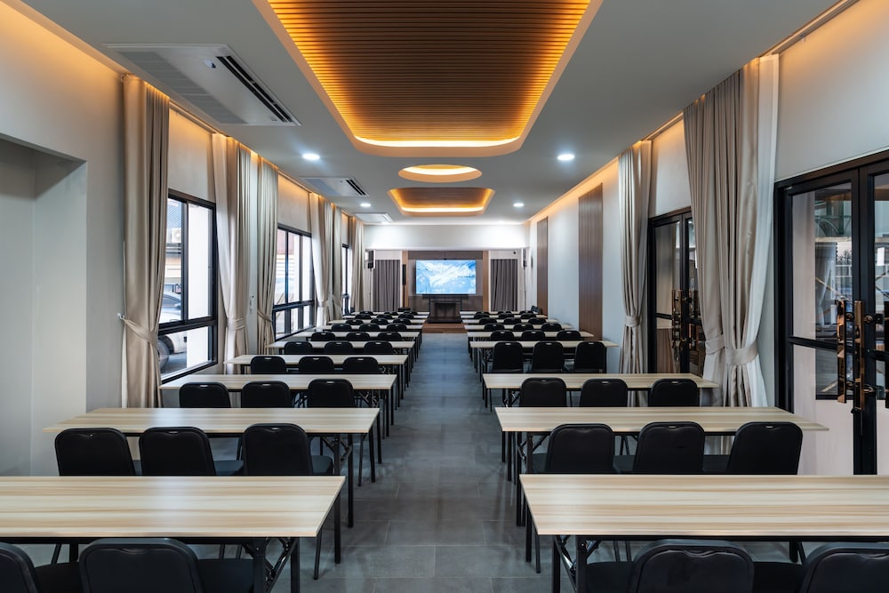 Khunyuw Hotel 48/63