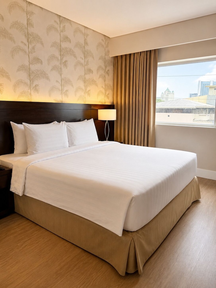 Harolds Hotel Cebu 11/48