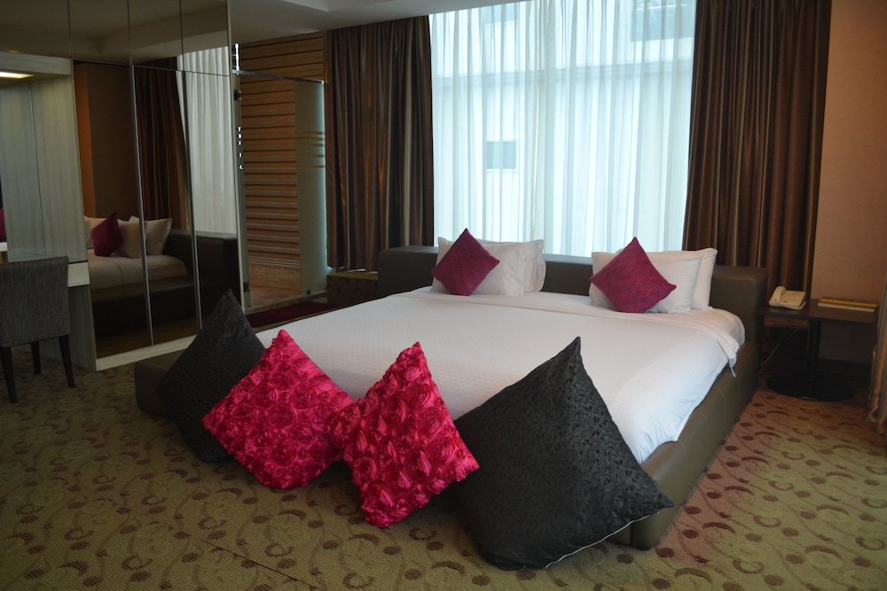Kinta Riverfront Hotel And Suites 18/63