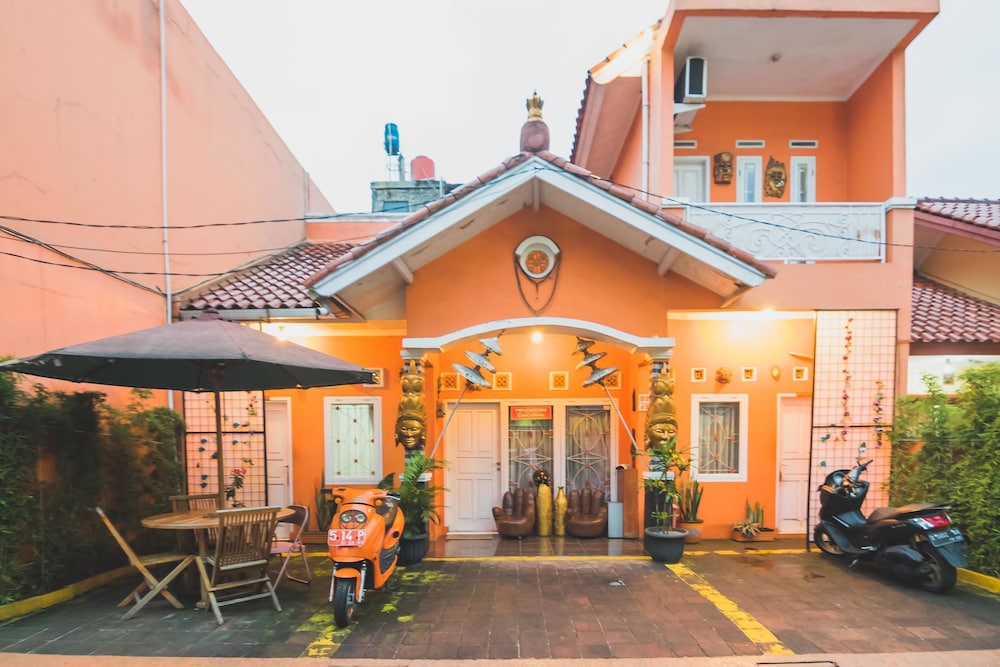 RedDoorz Near Margahayu Raya 1/17