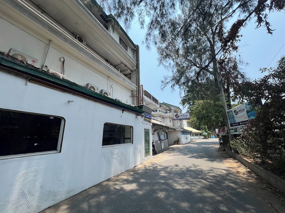 Subiza Beach Resort 2/48