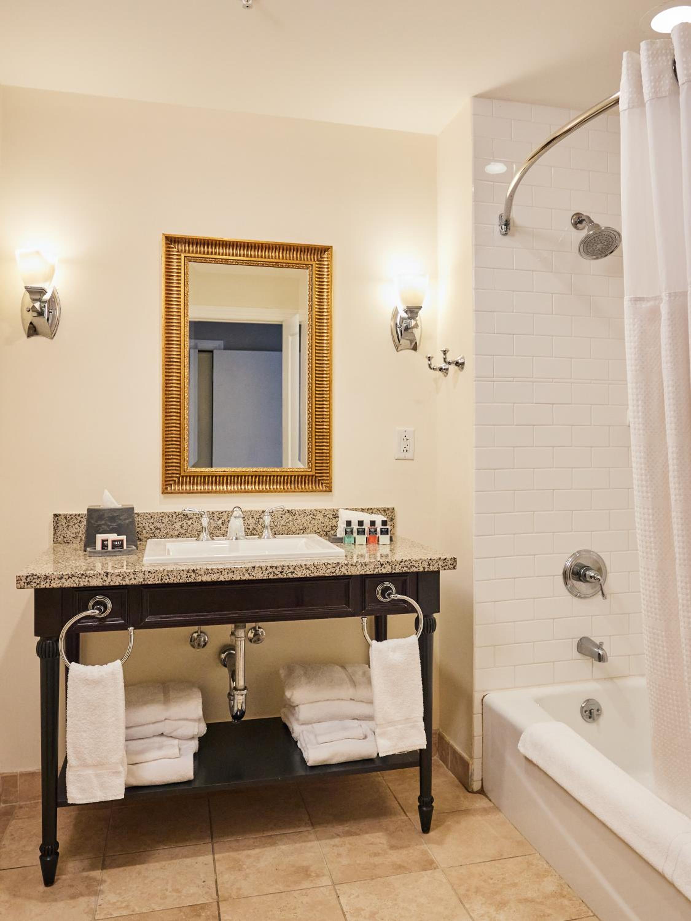 Classic, Residence, Studio