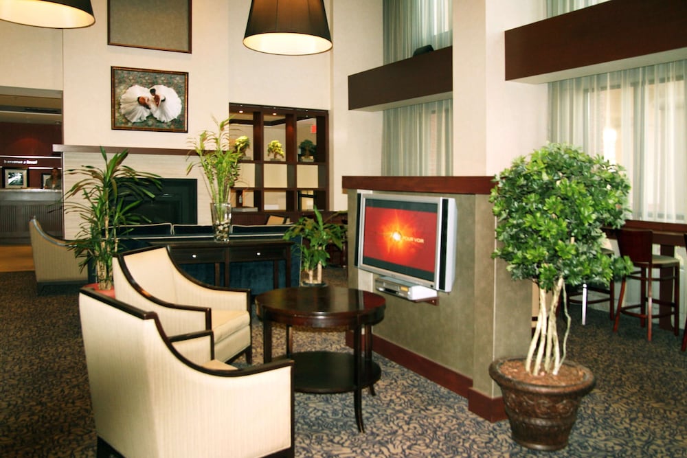 Hampton Inn and Suites by Hilton Laval 49/71