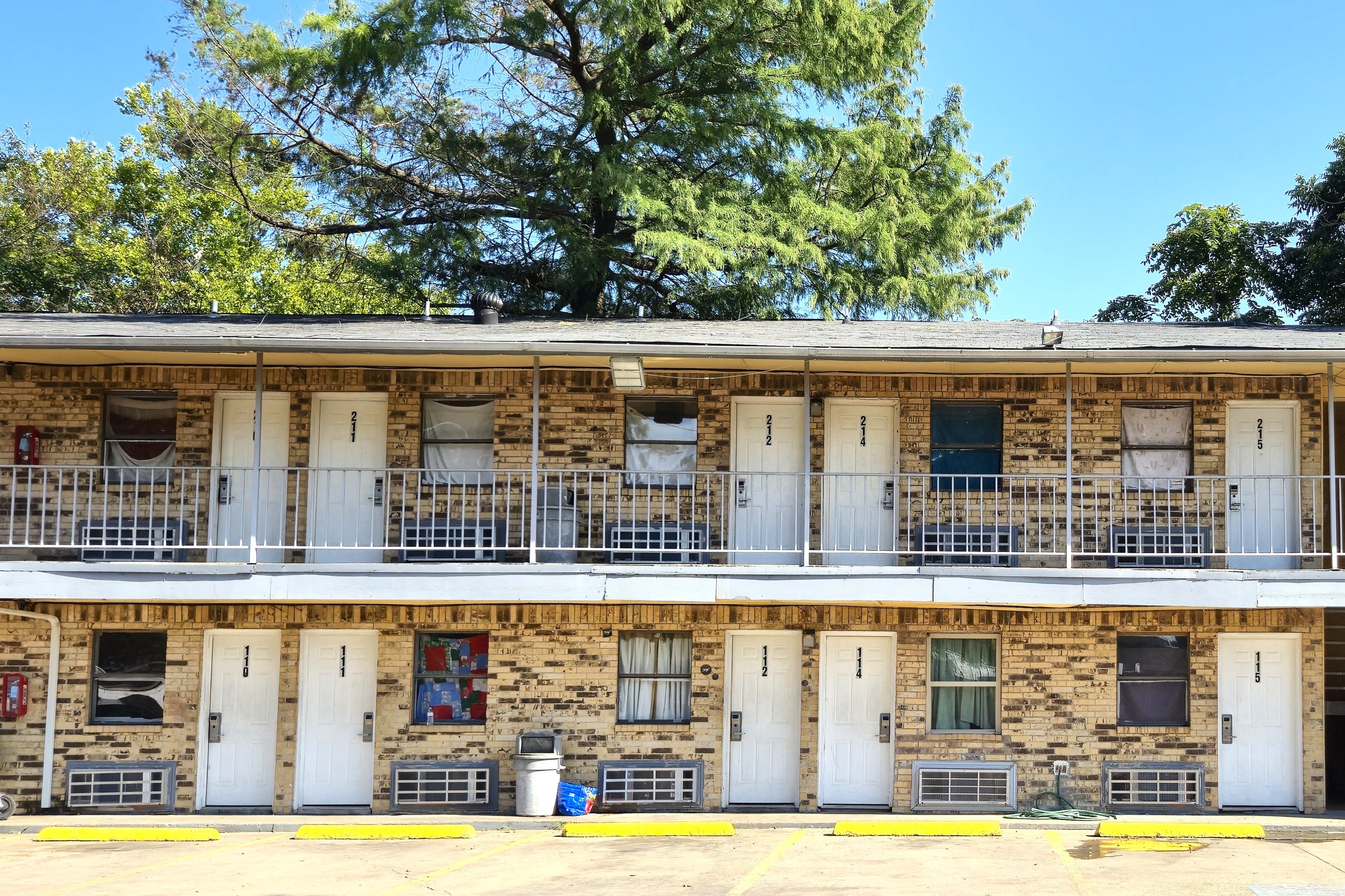 Mi Amor Inn & Suites by Hotel O Dallas Tx Hwy 352