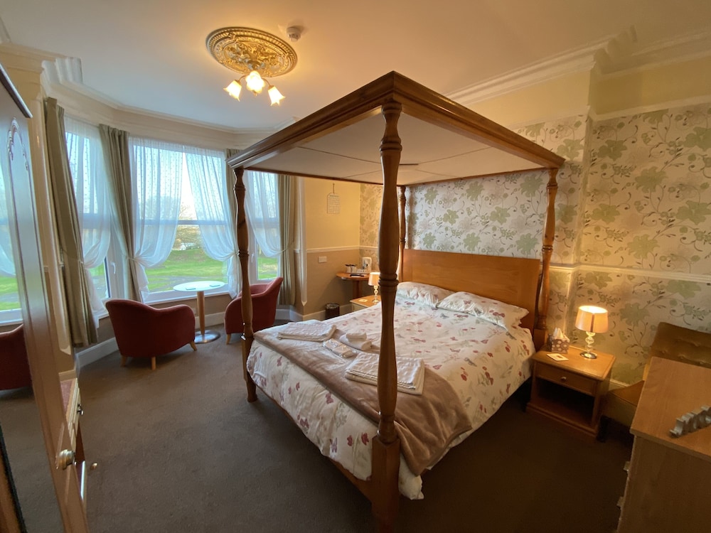 Clarence House Hotel 15/47