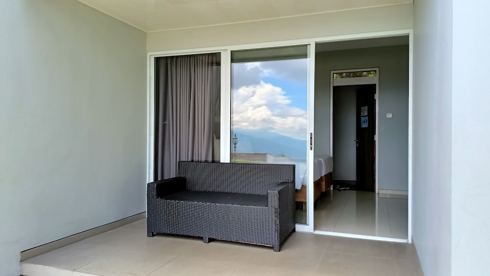 Amanda Hills Hotel 42/47