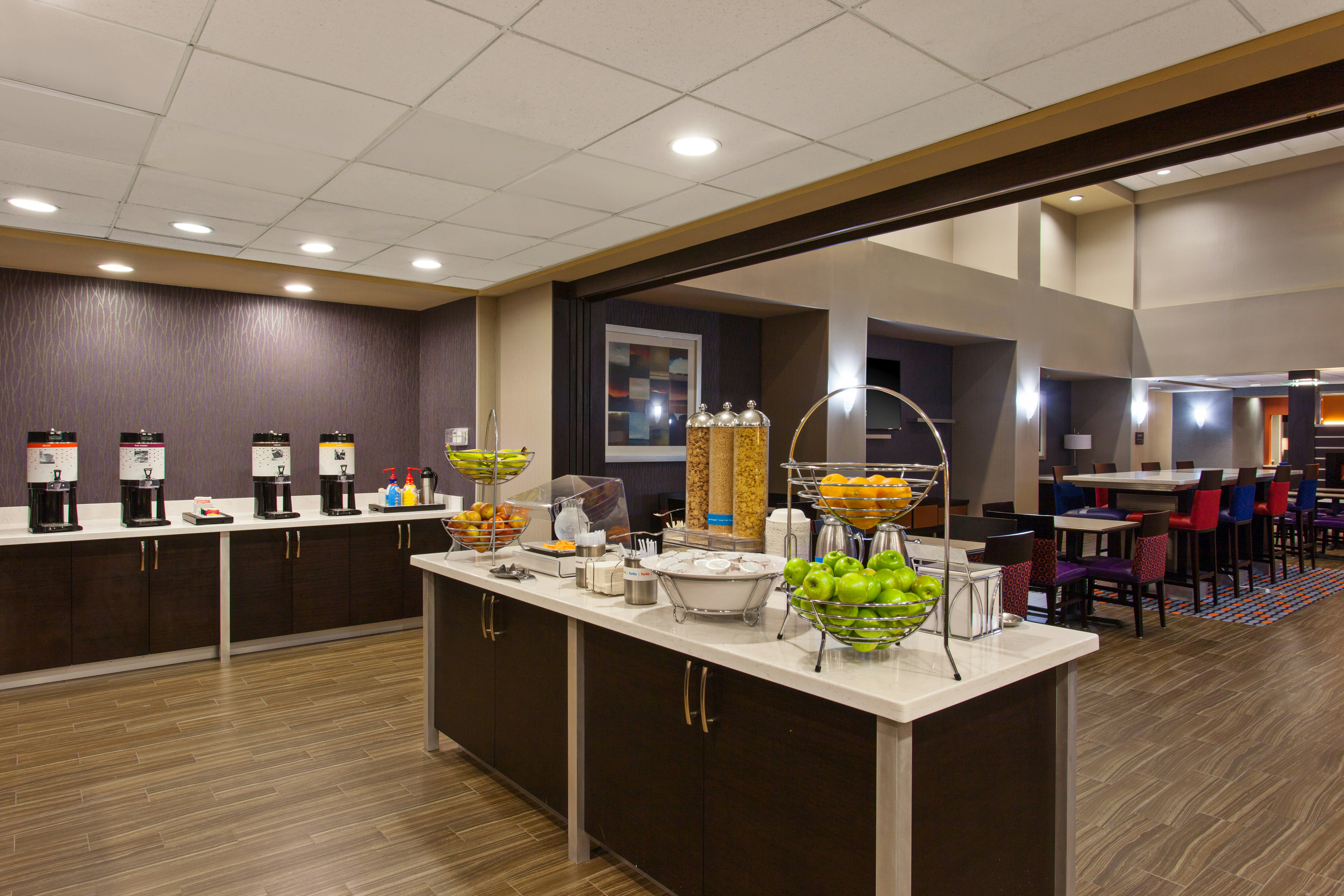 Hampton Inn Suites Merced 18/28