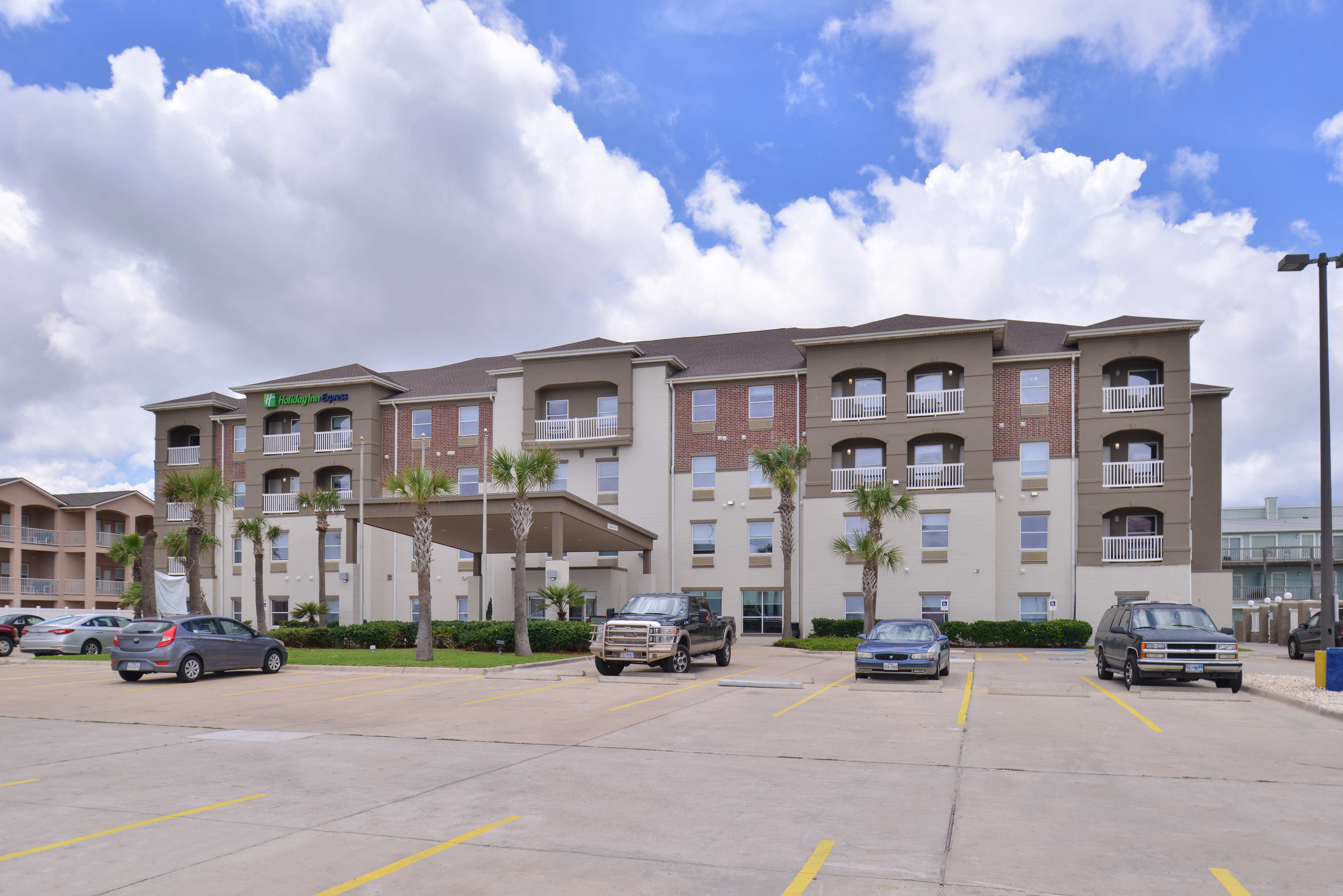 Holiday Inn Express & Suites Corpus Christi-N Padre Island 40/48
