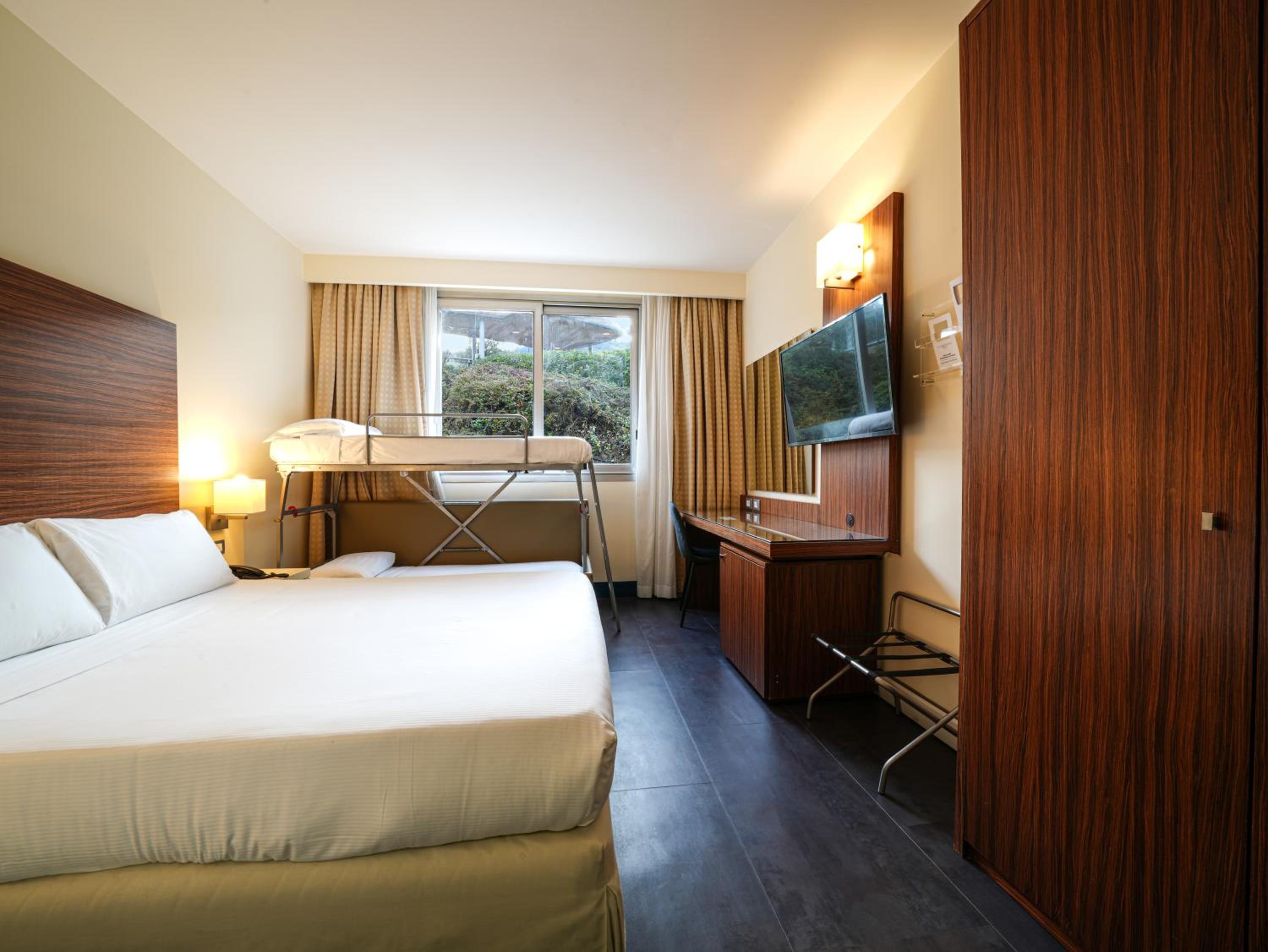 غرفة عائلية بسرير بطابقين، La Meridiana Bleisure Hotel 2/8