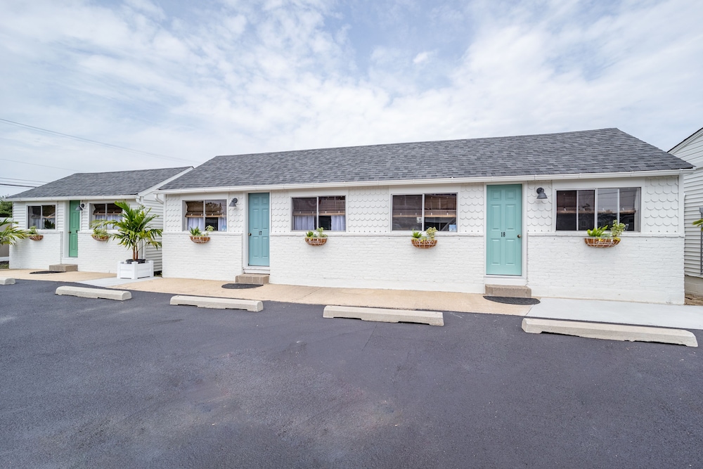 Ocean Glass Inn 3/50